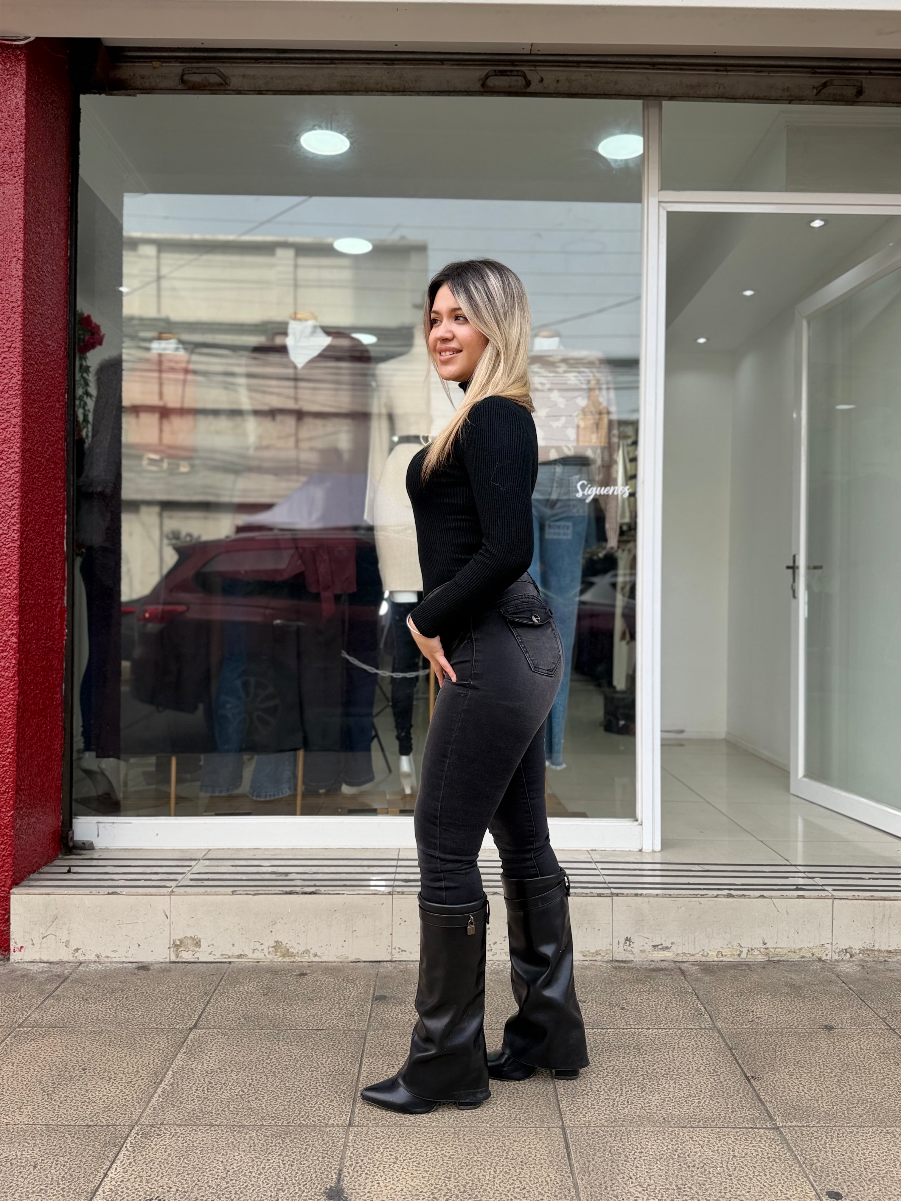 Skinny Tapeta Gris PRE-VENTA